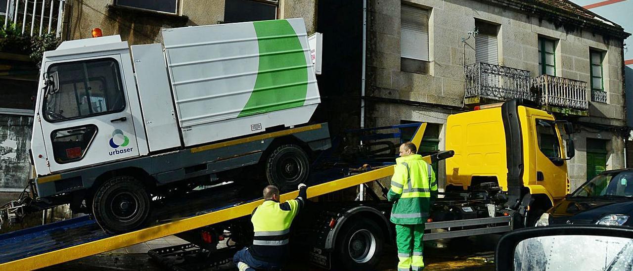 Trabajadores de la limpieza viaria de Moaña. |   // G.N.