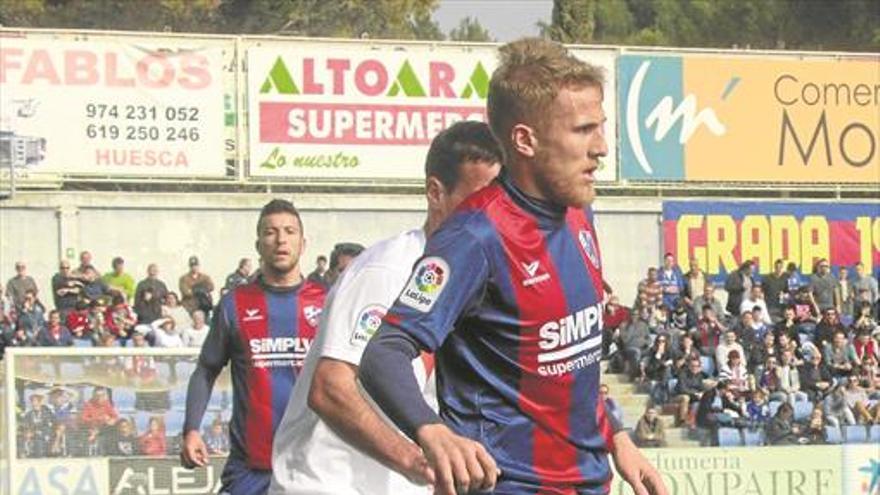 Vadillo y Melero dan el primer triunfo del año en casa al Huesca