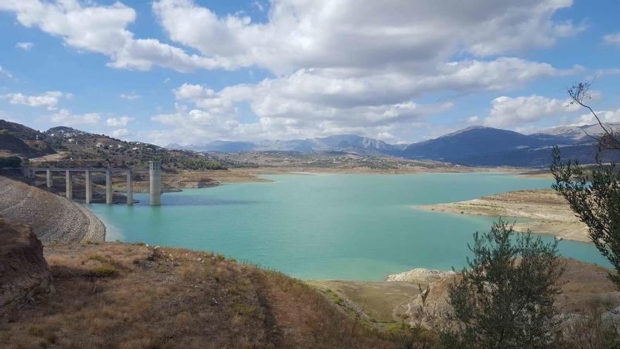 El embalse de la Viñuela, el de mayor capacidad de la provincia, permanece por debajo del 50%.