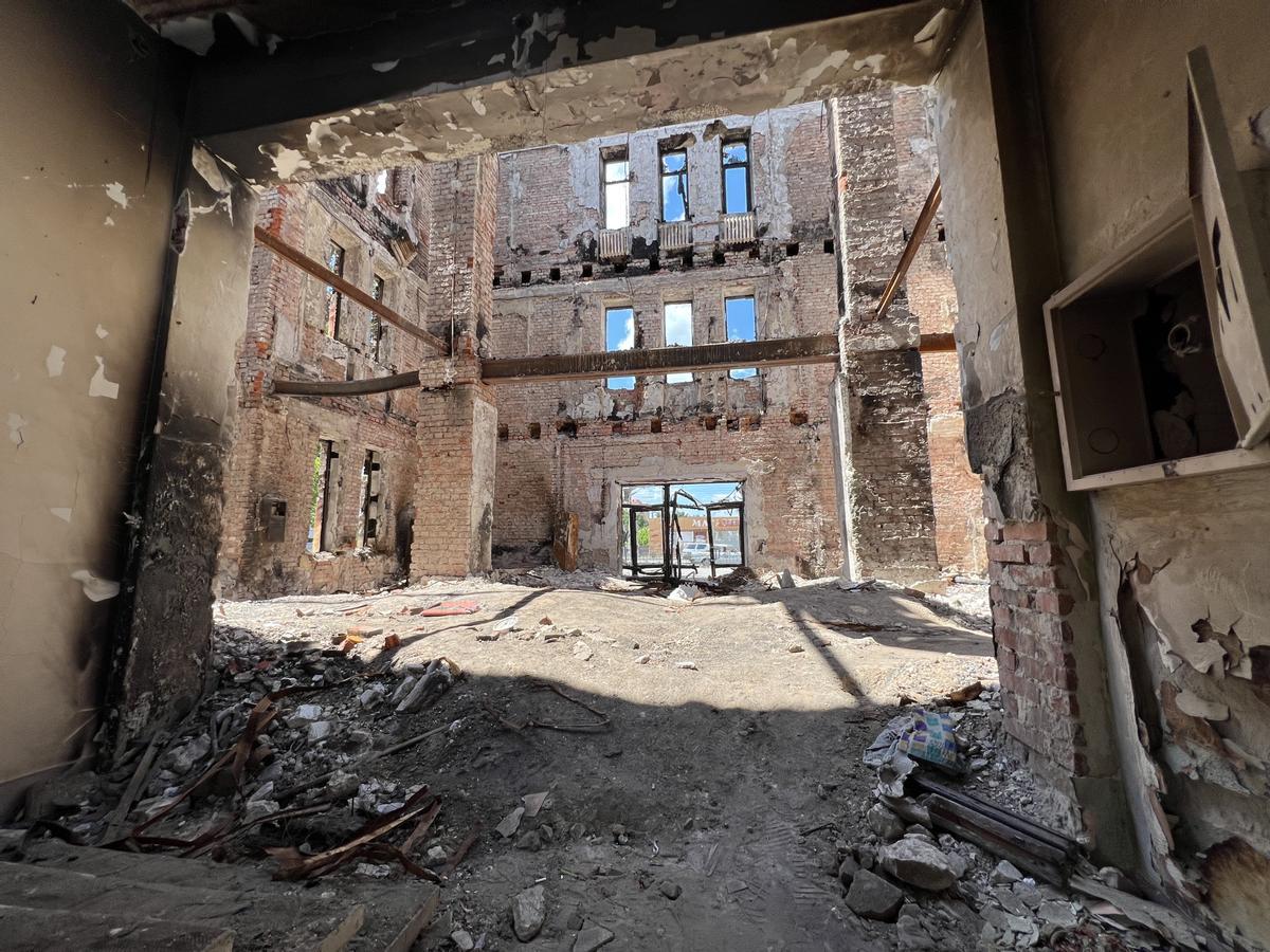 Una escuela destruida en Járkov.