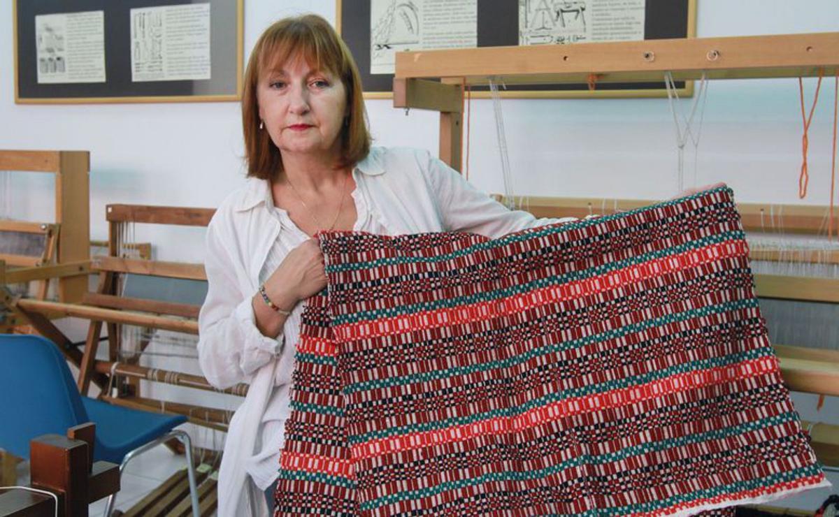 Concepción OuteiriñoTejedora de telar