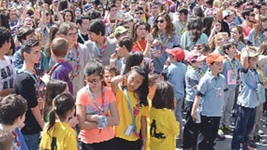 Centenares de scouts de toda la Región toman la localidad