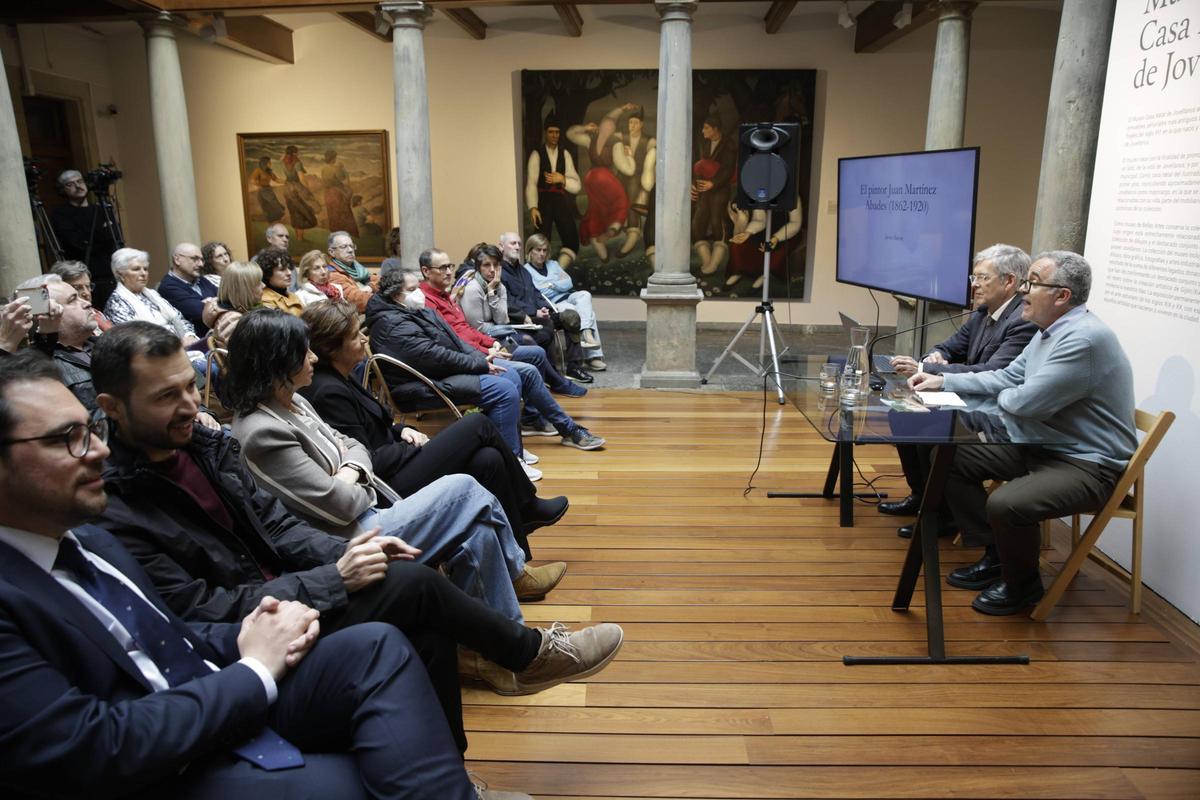 La Casa Natal de Jovellanos de Gijón incorpora a su exposición el lienzo "Domingo en Somió", de Martínez Abades: en imágenes La Casa Natal de Jovellanos de Gijón incorpora a su exposición el lienzo "Domingo en Somió", de Martínez Abades: en imágenes