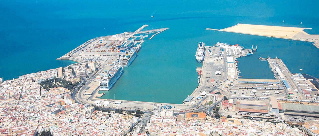 Boluda compra la terminal de contenedores del Puerto de Cádiz para crecer con Canarias