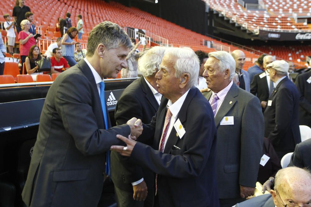 El Valencia rinde homenaje a sus socios más fieles