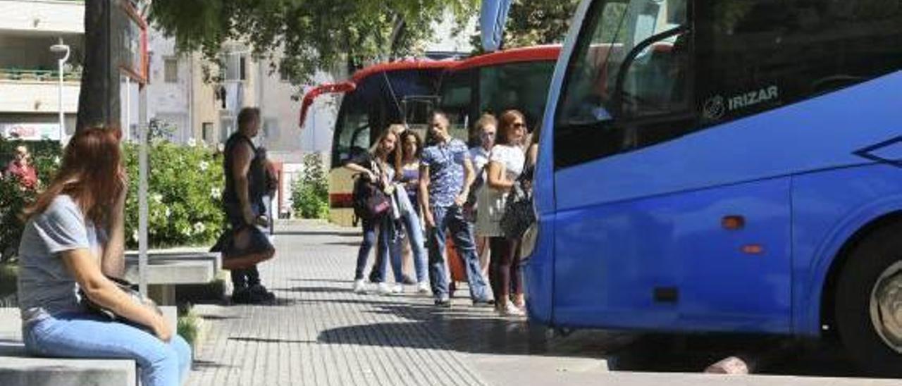 La Mancomunitat estalla contra el Consell por el déficit del transporte público en la Safor