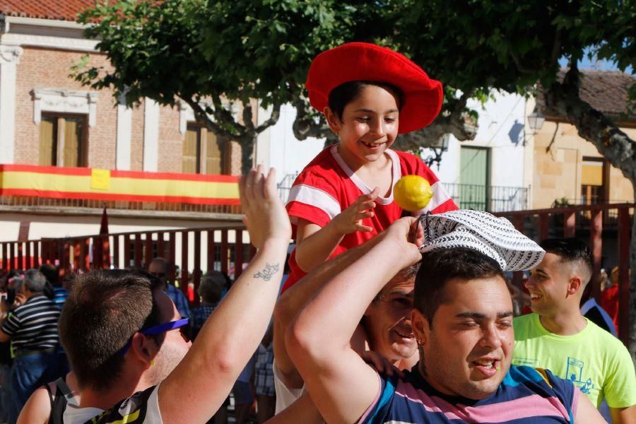 Las peñas inician las fiestas en Fuentesaúco