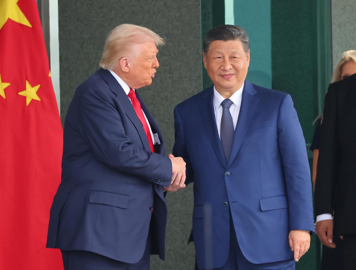 Trump dice que "ya no hay más restricciones" a las tierras raras tras reunión con Xi