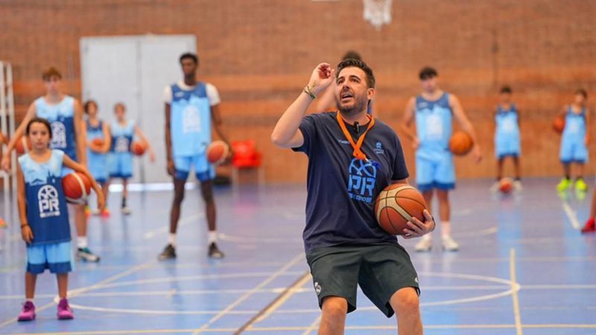 Paco Redondo durante una jornada del último campus celebrado en Badajoz.