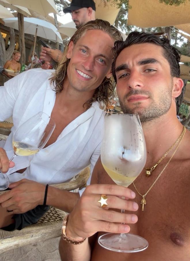 Los campeones del mundo lo celebran en Ibiza: Lamine Yamal, Ferran Torres, Llorente y Oyarzabal, en la isla