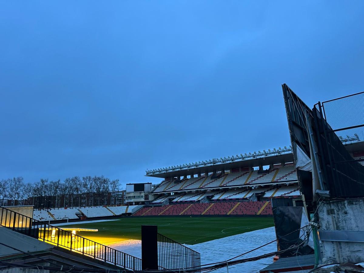 EN IMÁGENES: Así está el estadio del Rayo Vallecano tras la anulación del partido del Real Oviedo