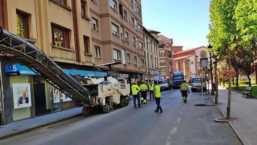 Comienza el asfaltado de la calle Pedro Duro, que obliga a reordenar el tráfico