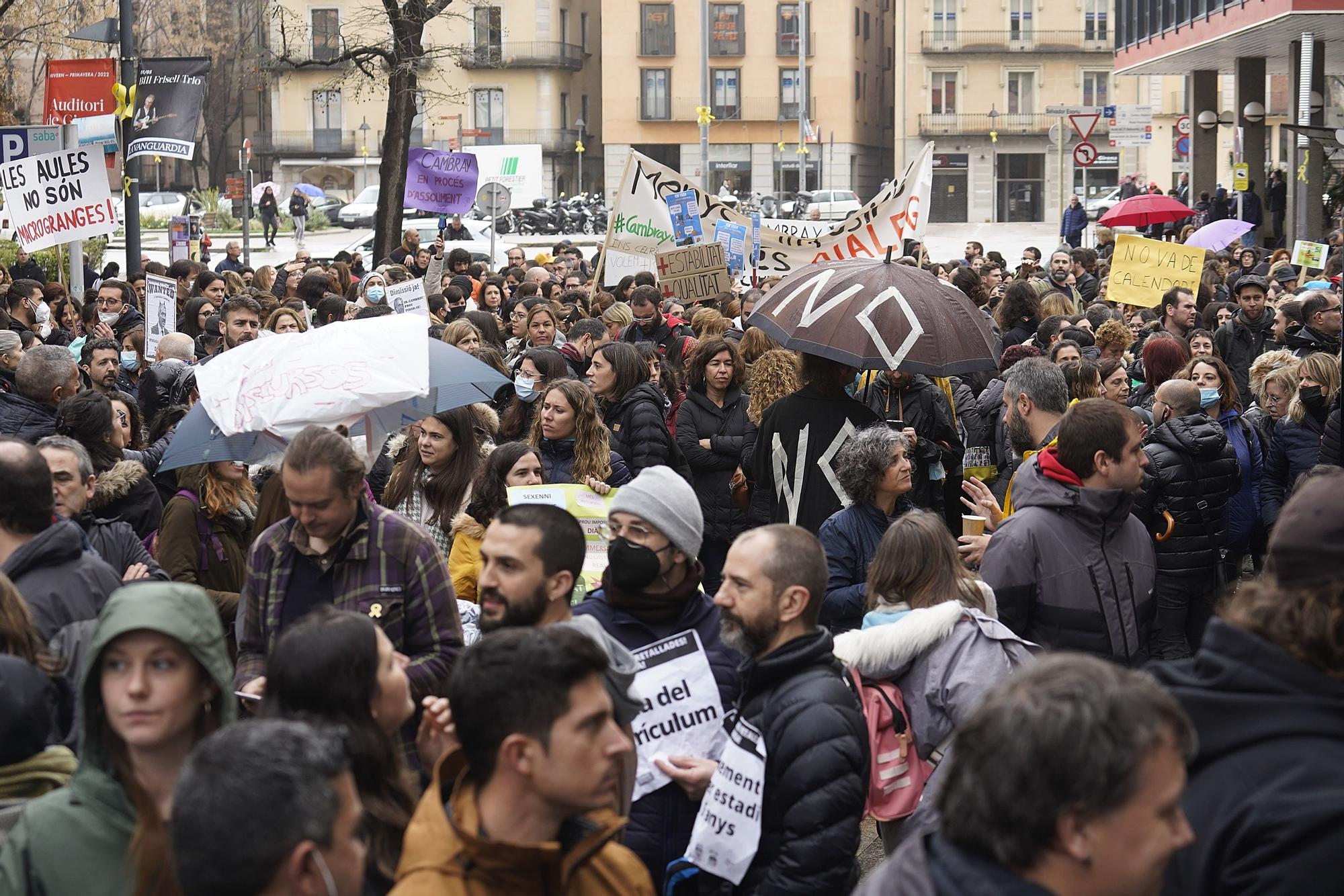 Manifestació del professorat en contra del Departament d'Educació a Girona