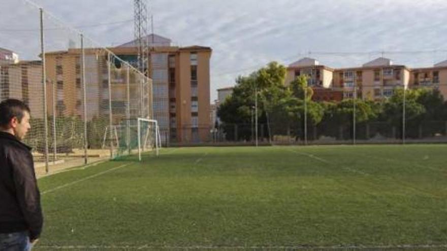 Imagen del campo de fútbol de la calle Matemático Romero, en Virgen del Remedio.