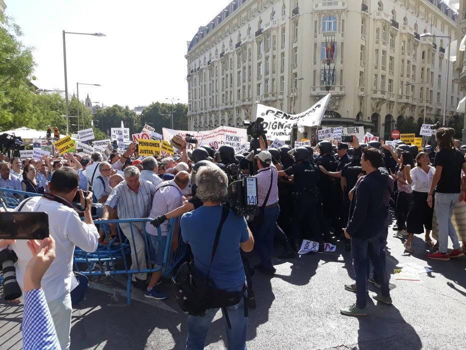 Protesta de pensionistes davant el Congrés