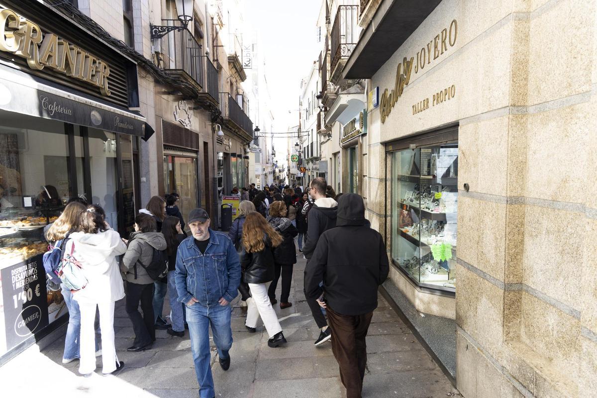 Así se encuentra la calle Pintores actualmente