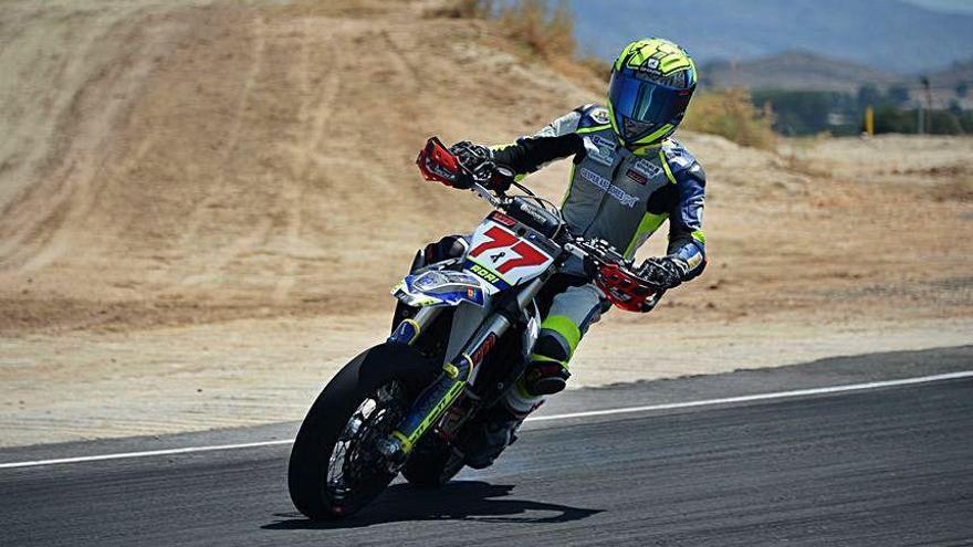 Adrián Fernández, en la carrera de Villena.