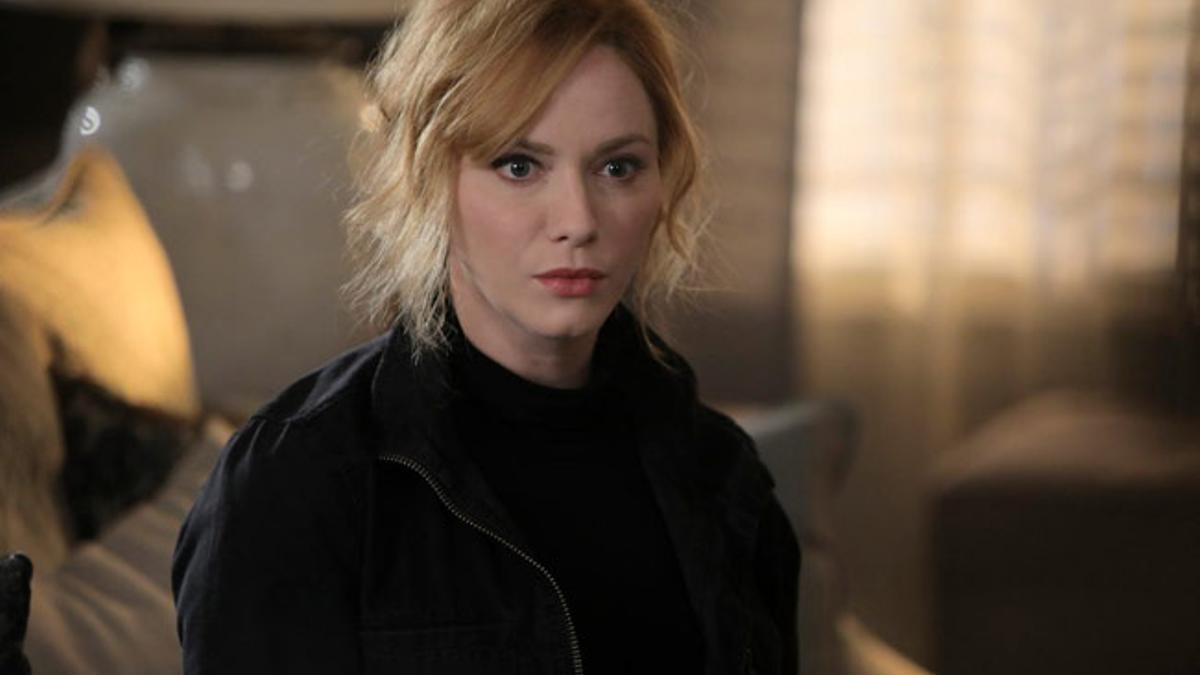 Christina Hendricks, caracterizada como Beth Boland