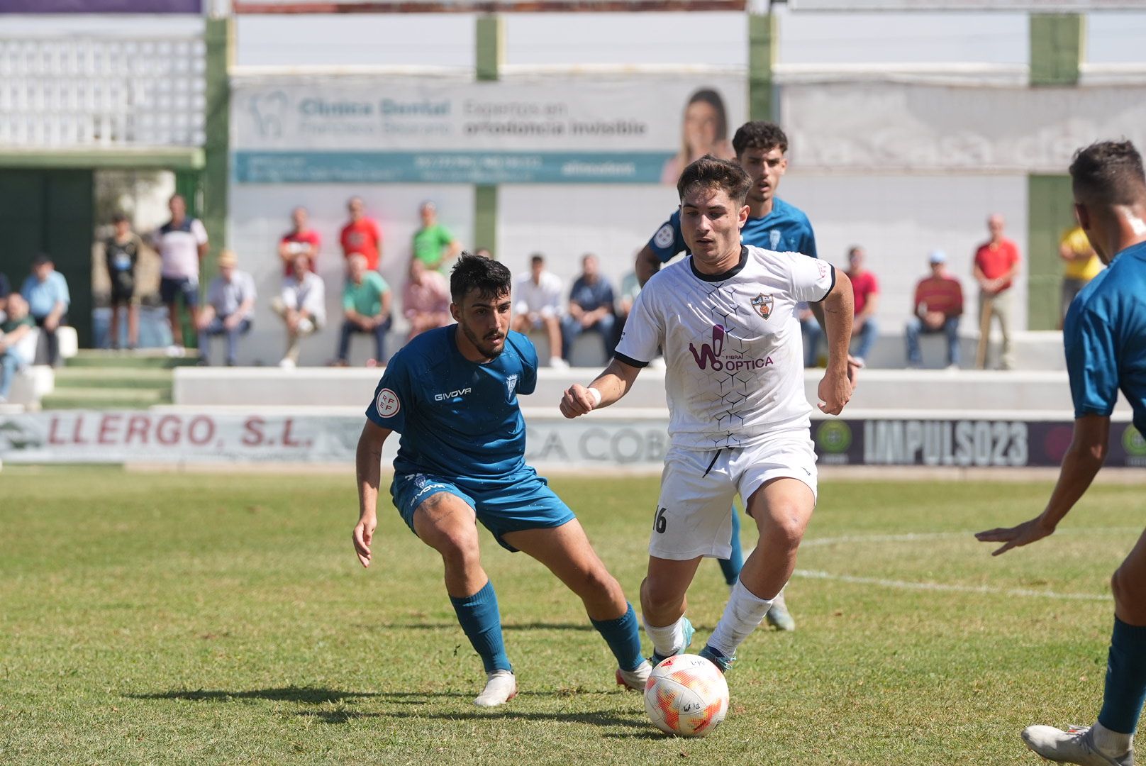 Las imágenes del derbi de Tercera entre el Pozoblanco y el Córdoba CF B