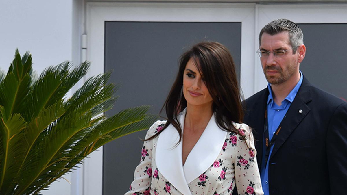 Penélope Cruz con vestido de flores en Cannes