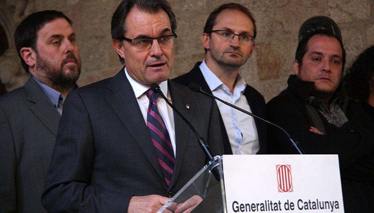 Artur Mas anuncia el acuerdo, con Junqueras, Herrera y Fernàndez detrás.