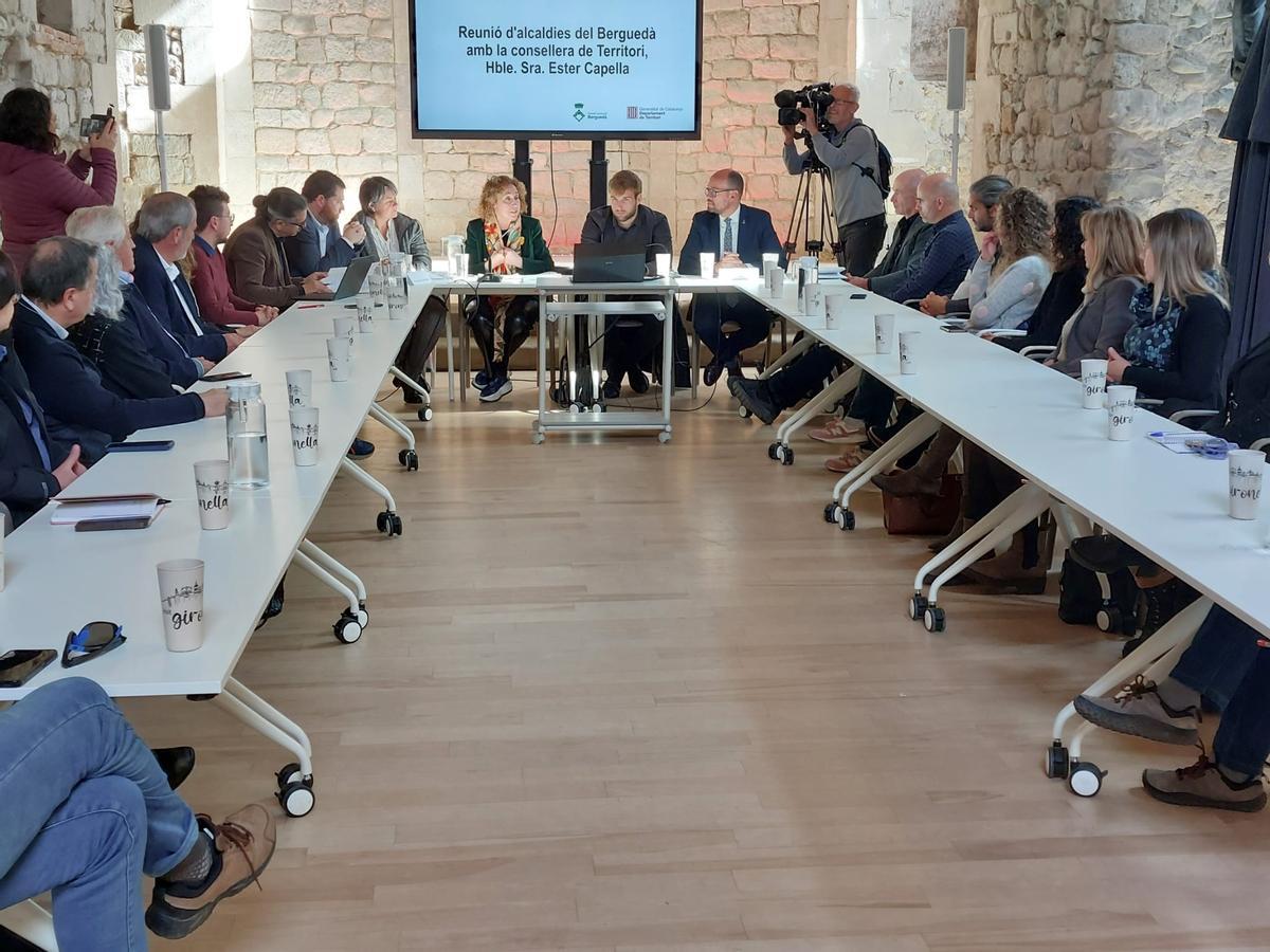 La reunió de la consellera amb els alcaldes del Berguedà