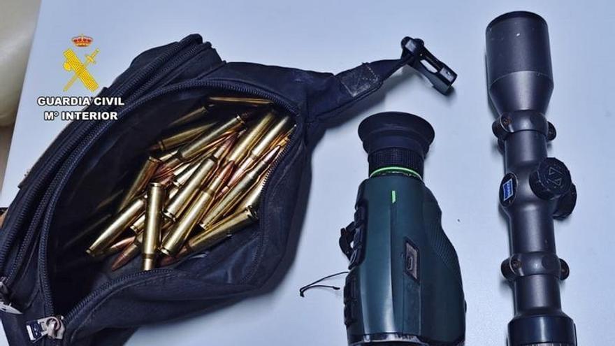 Detenidas tres personas por caza furtiva y tenencia ilícita de armas en Zarza-Capilla (Badajoz)