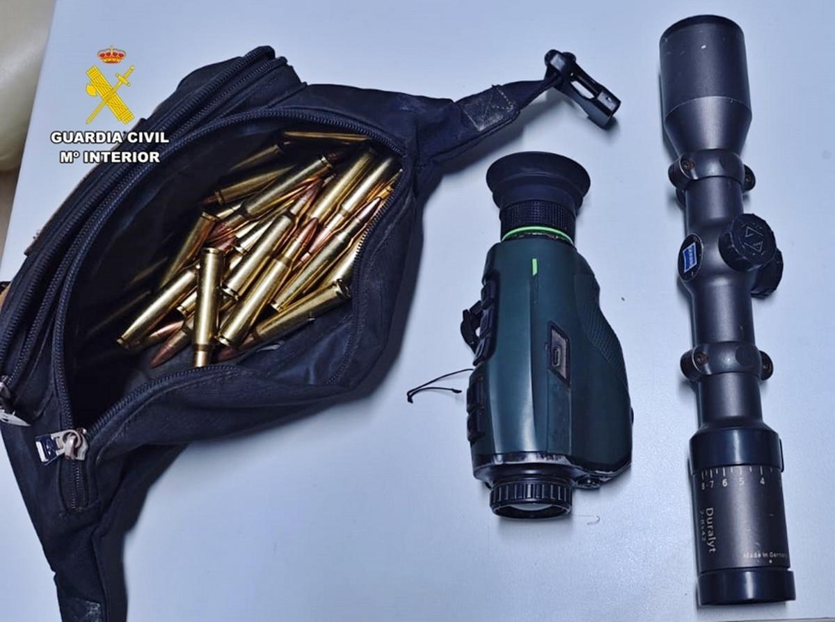 Material incautado por la Guardia Civil.
