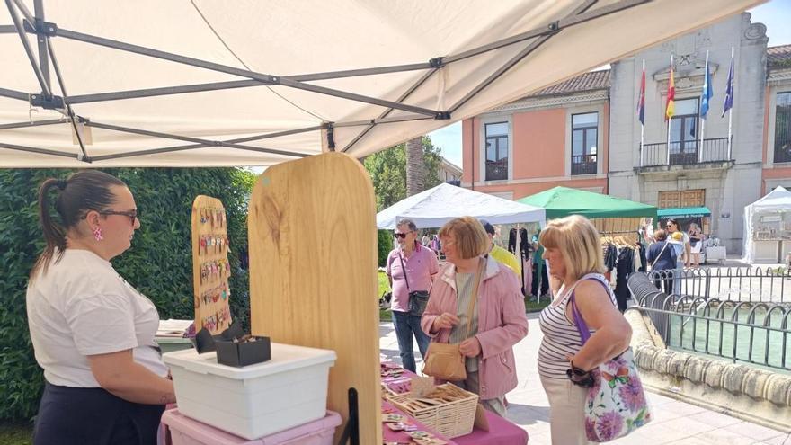 Artesanía, gastronomía y moda en el Mercado de Primavera de Noreña
