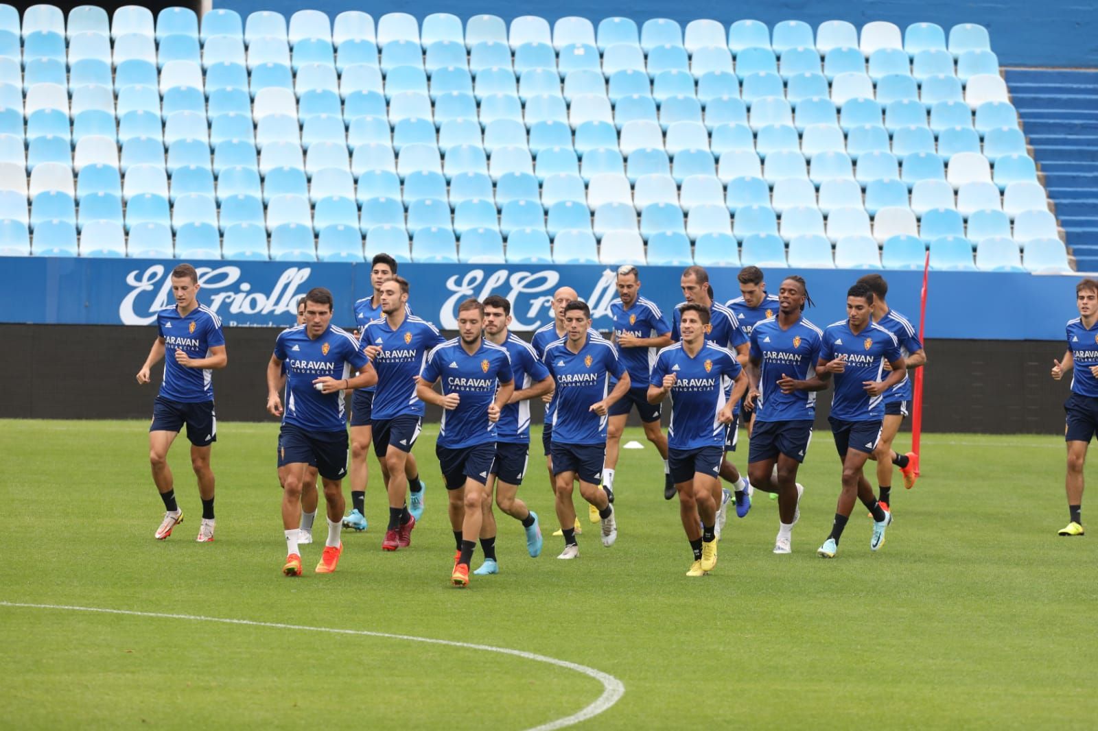 En imágenes | Entrenamiento del Real Zaragoza en La Romareda (08/09/2022)