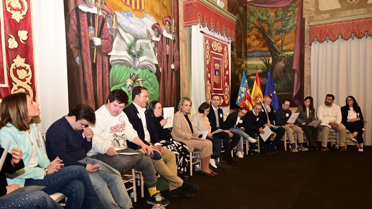 Pleno en la Diputación de Castellón con la asociación Síndrome de Down