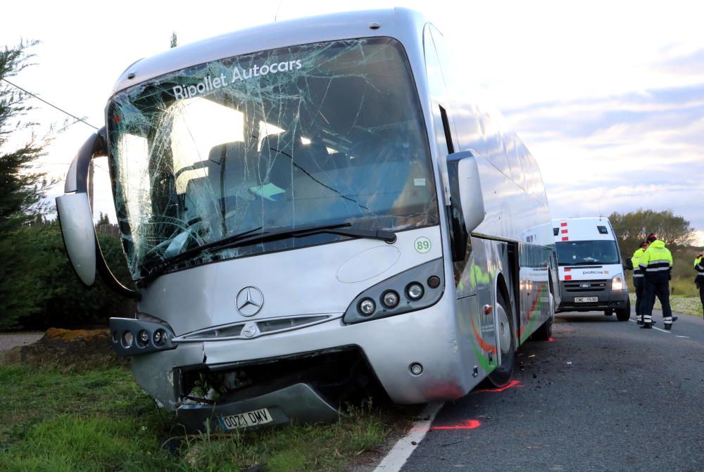 Onze escolars ferits en un accident d'autocar a Peratallada