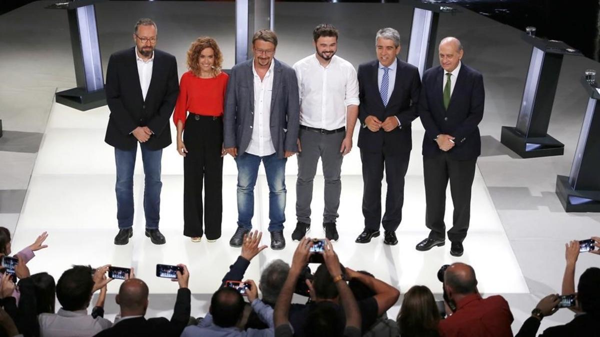 Los candidatos catalanes, en el plató momentos antes de iniciar el debate electoral de TV-3.