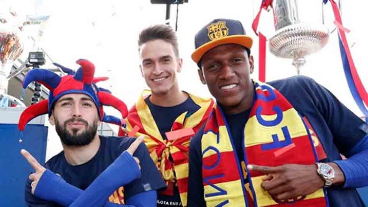 Yerry Mina celebró el doblete del Barcelona en la rúa de los campeones