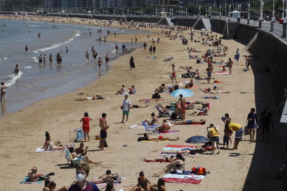 Sábado de playa en Asturias: parcelas de arenal