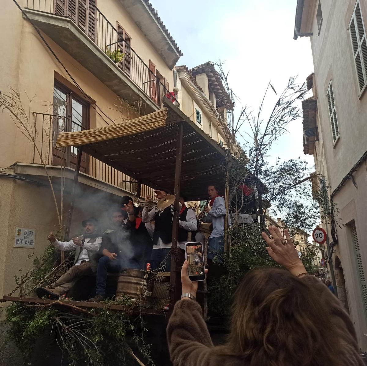 Un momento de la 'Calvacada' en Artà.