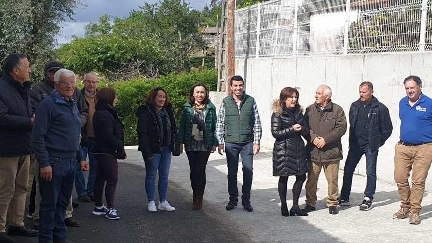 Un momento de la visita de la alcaldesa, María Ramallo, a la zona de Pardavila.