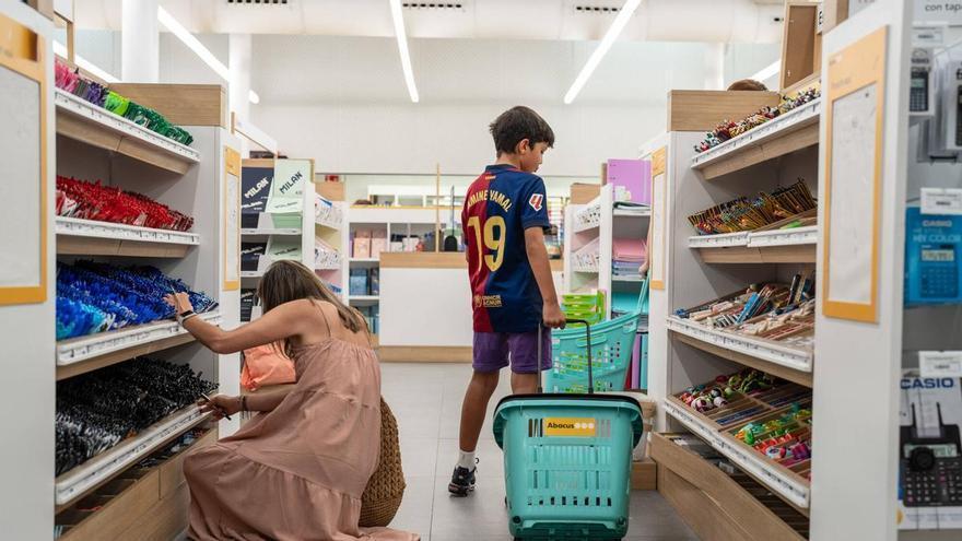 ¿Com funciona el val escolar de 60 euros que les famílies catalanes poden activar a partir d’avui? 5 claus
