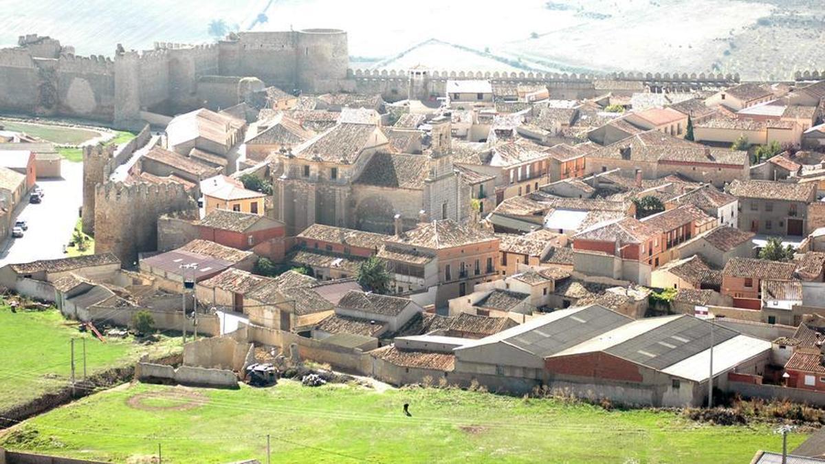 Vista aérea de Urueña, en Valladolid, rodeada de una muralla.