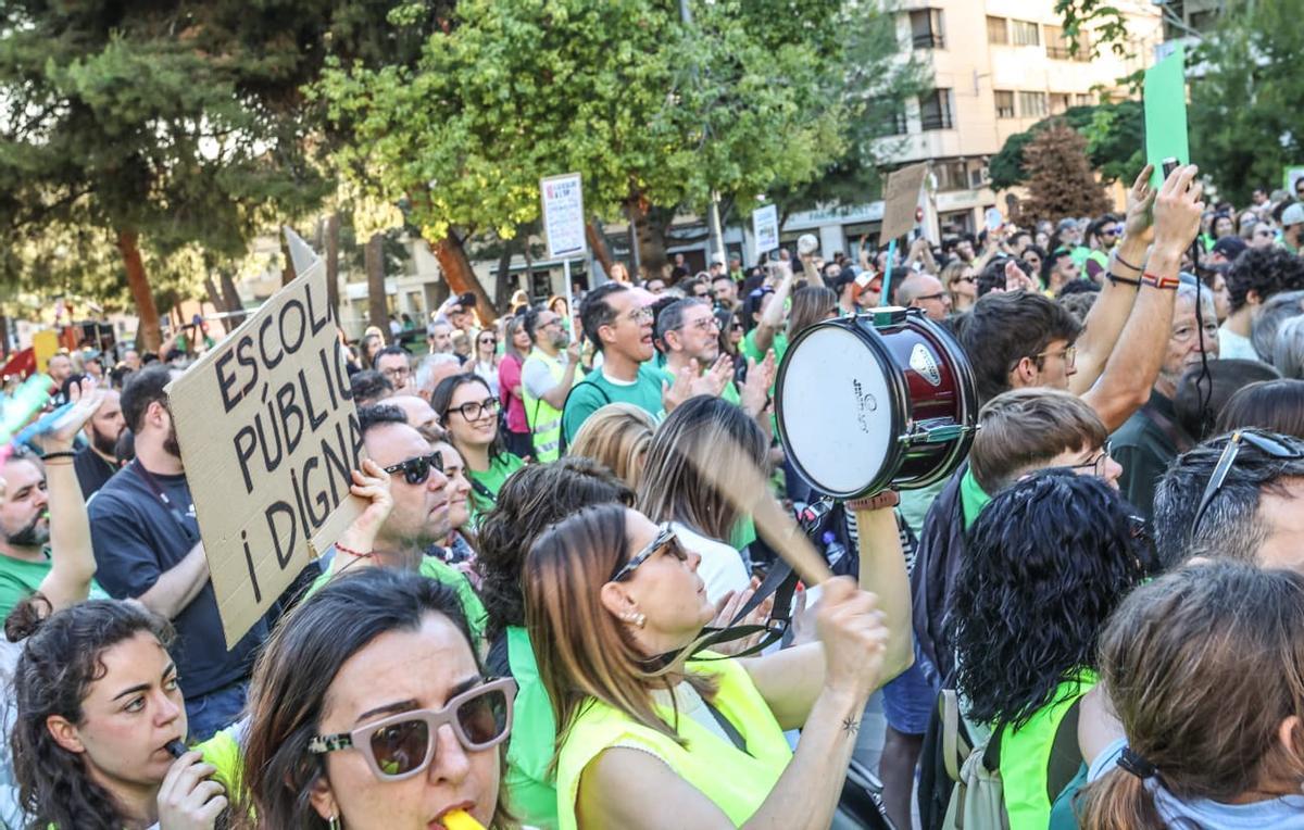 Elda y Petrer se unen por la educación pública Elda y Petrer se unen por la educación pública