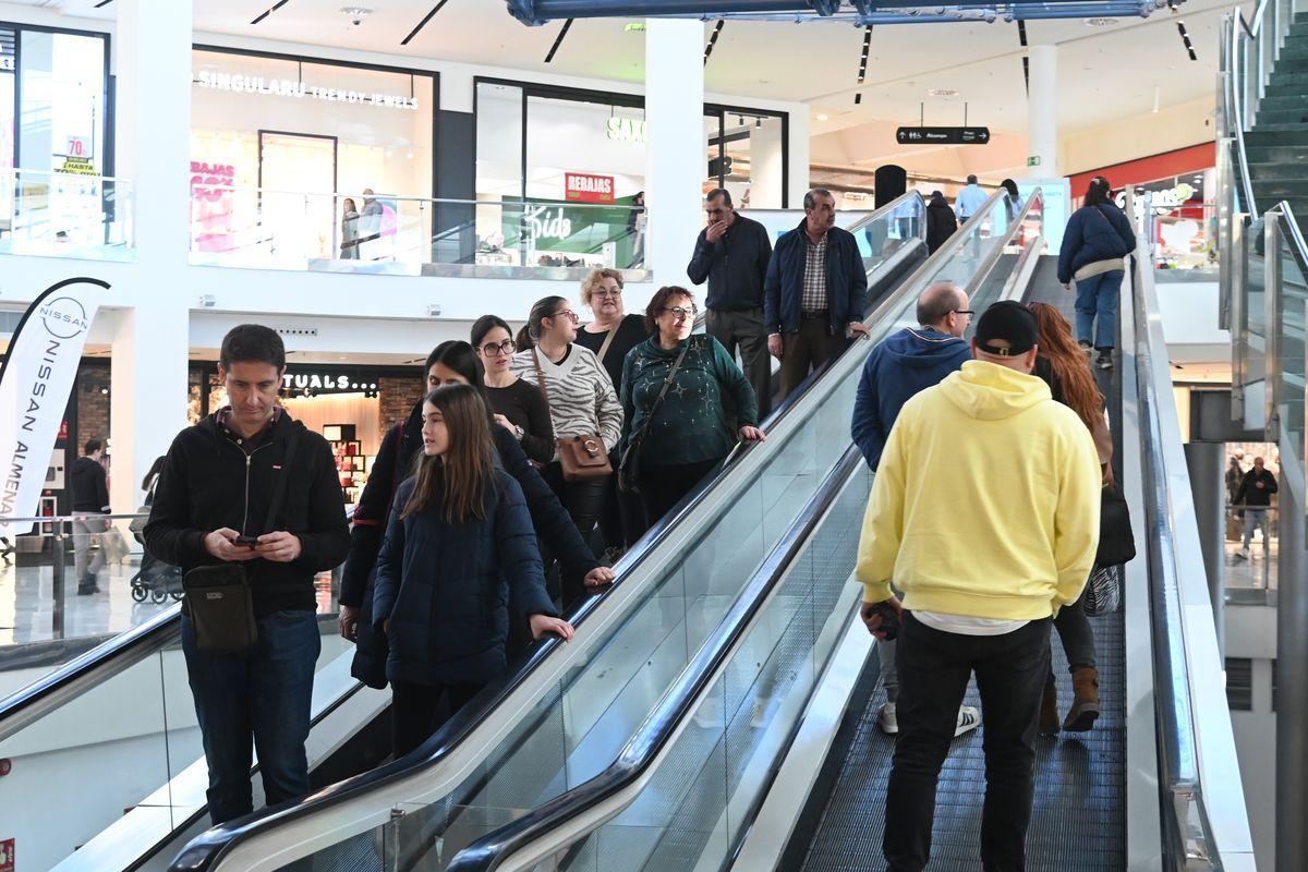 Primera hora de la tarde de este domingo en el centro comercial.