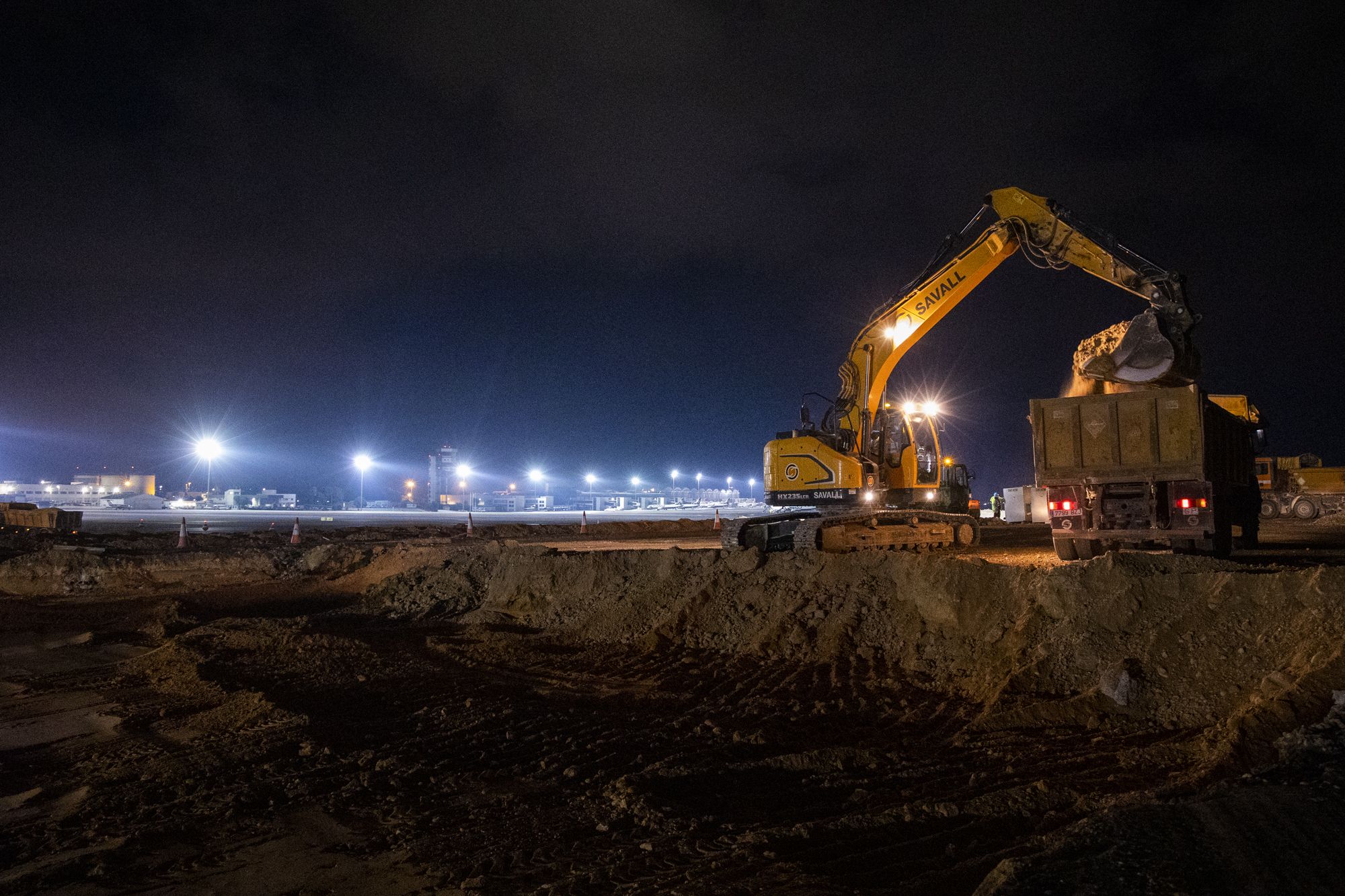 Aena renueva el pavimento de las pistas del aeropuerto para incrementar la seguridad