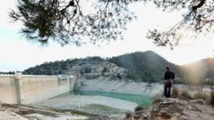 El embalse del Amadorio, con capacidad para 16hm3, sólo almacena un hectómetro cúbico