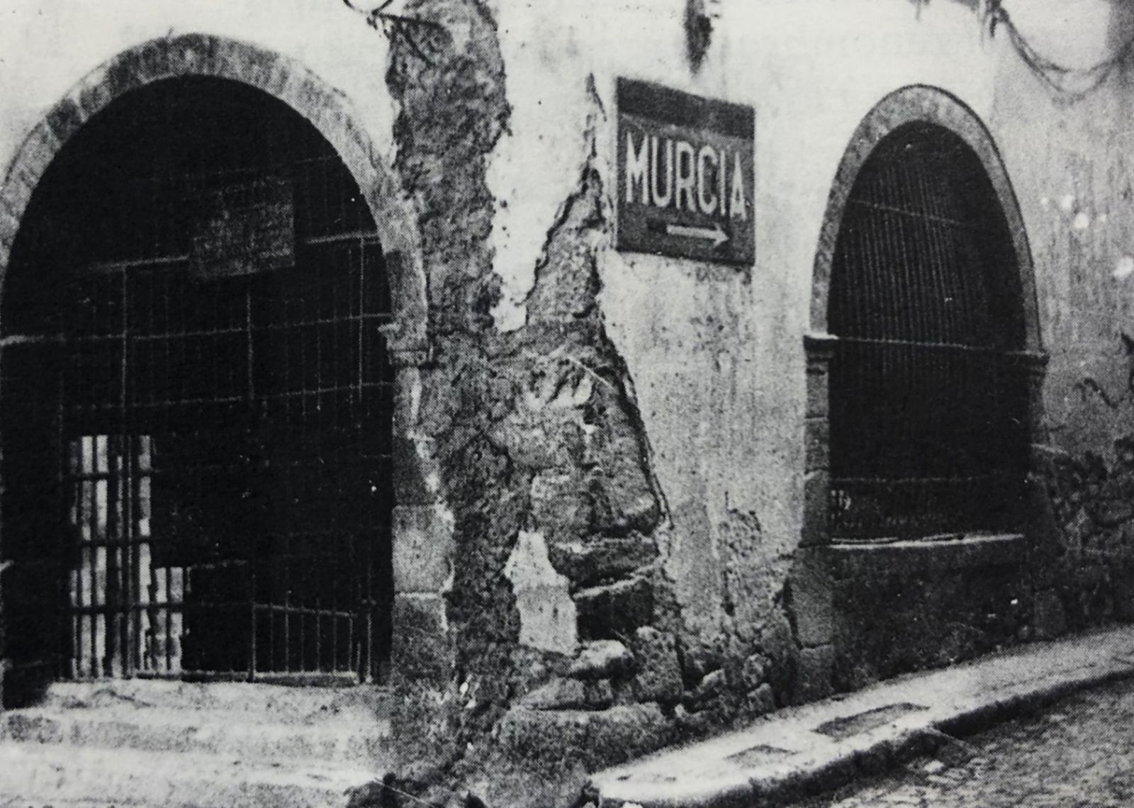 Esquina de la antigua Casa Consistorial donde fue recibido el Rey Alfonso XIII.