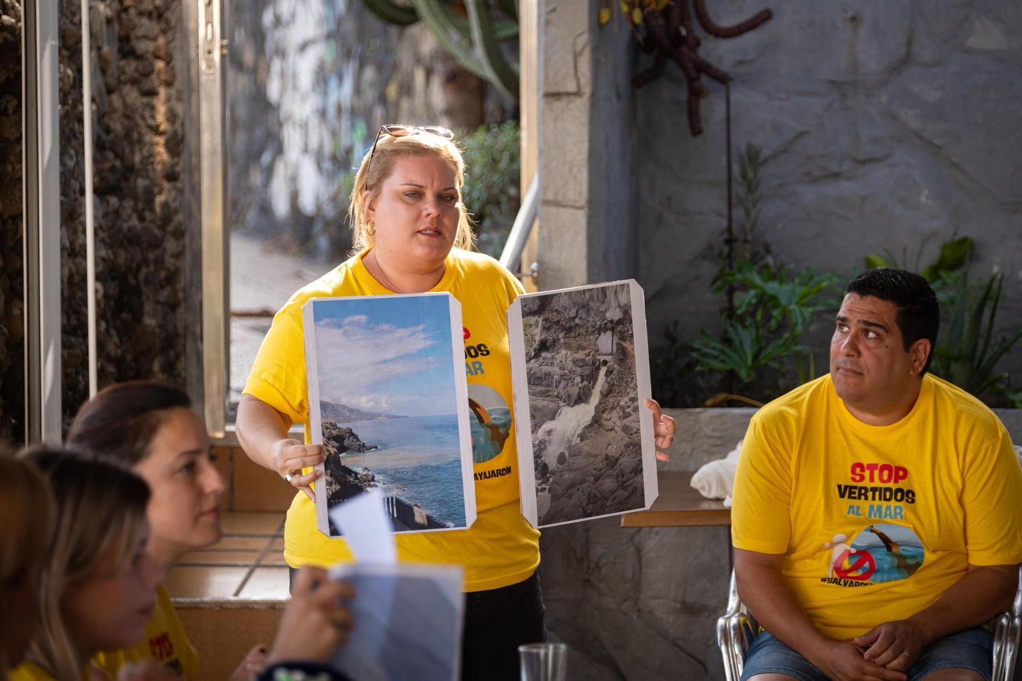 Vecinos y empresarios de Punta Brava muestran las irregularidades que han provocado el cierre de Playa Jardín