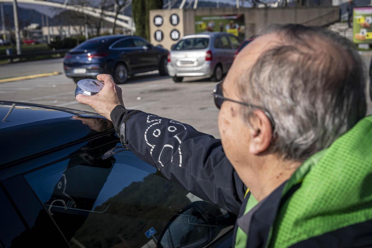Primer día de aplicación de la nueva medida de llevar baliza V16 obligatoria en el coche