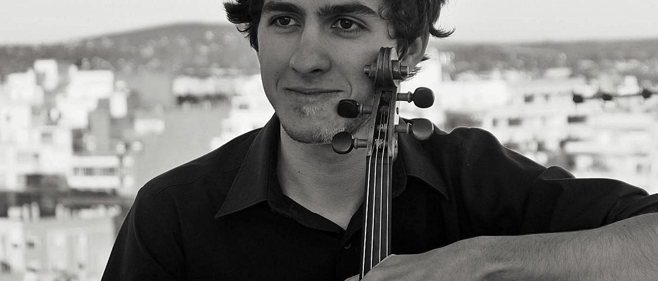 Isaac Pérez tocará el violín el domingo en el Museu d’Arte Contemporani. | DI