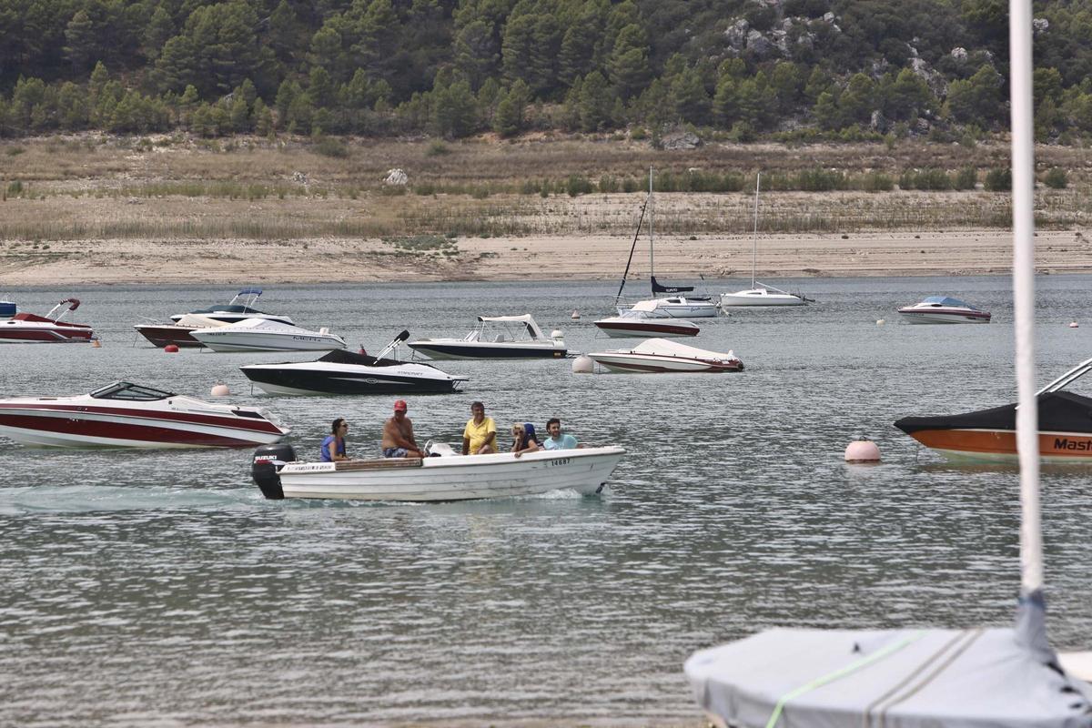 Uso recreativo del embalse de Entrepeñas, e una imagen de archivo