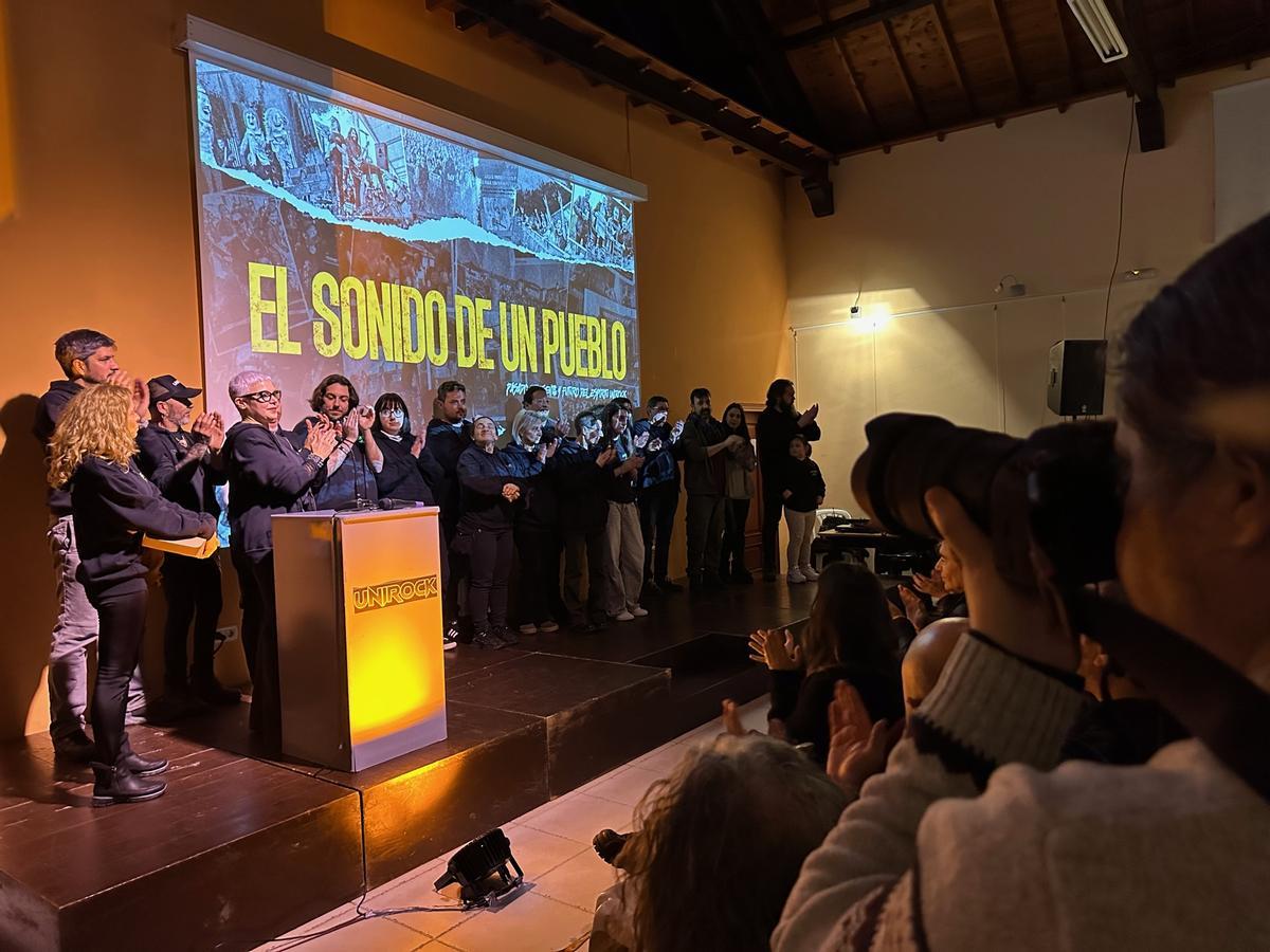 EN IMÁGENES: La presentación del documental que habla desde lo íntimo del Festival Unirock de Puerto de Vega EN IMÁGENES: La presentación del documental que habla desde lo íntimo del Festival Unirock de Puerto de Vega