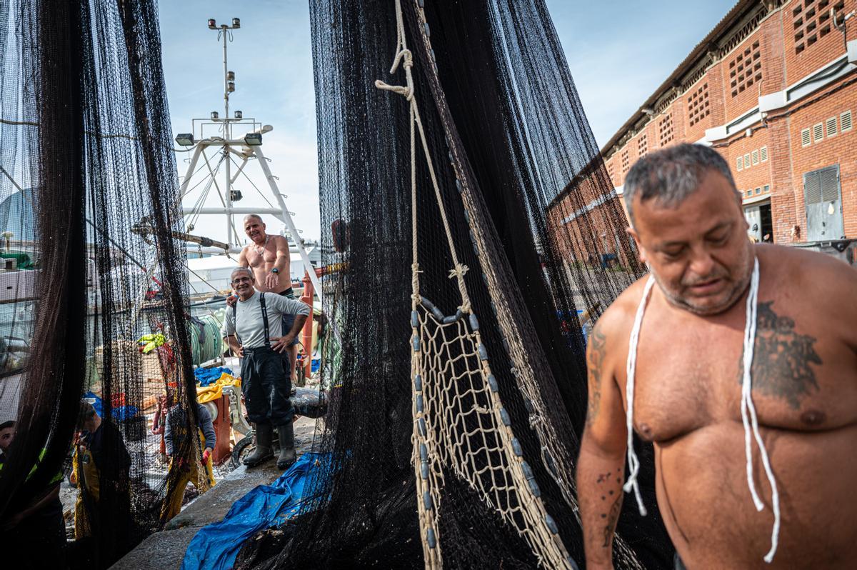 Pescadores de Barcelona defienden la pesca de arrastre